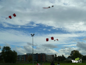 Mooie Reuzenvliegers in de lucht boven Harderwijk na afloop van deze leuke workshop.